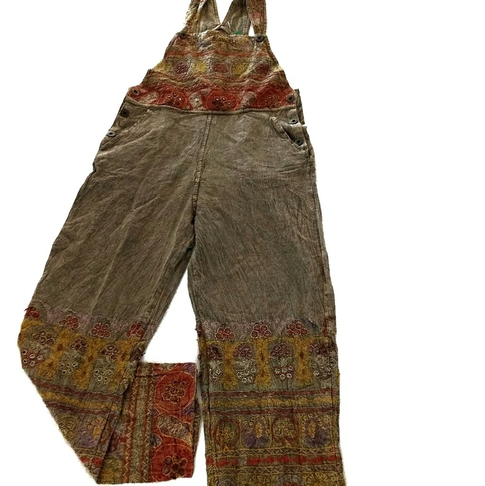 Boho hippie chick overalls 🌼☮️💜